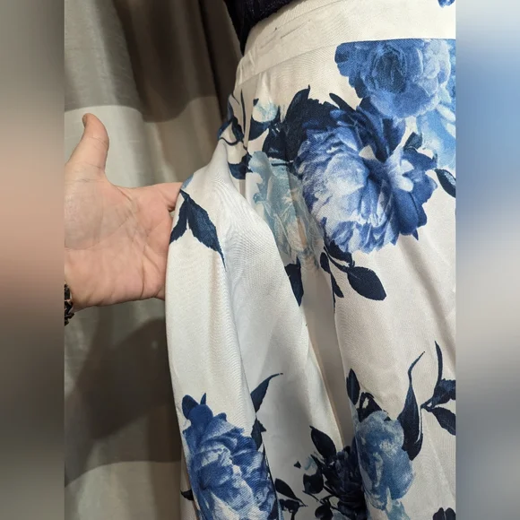 City Studio 2 Piece Lace Peekaboo A-Lined Flyaway Formal Gown W/ Pockets - Picture 5 of 14